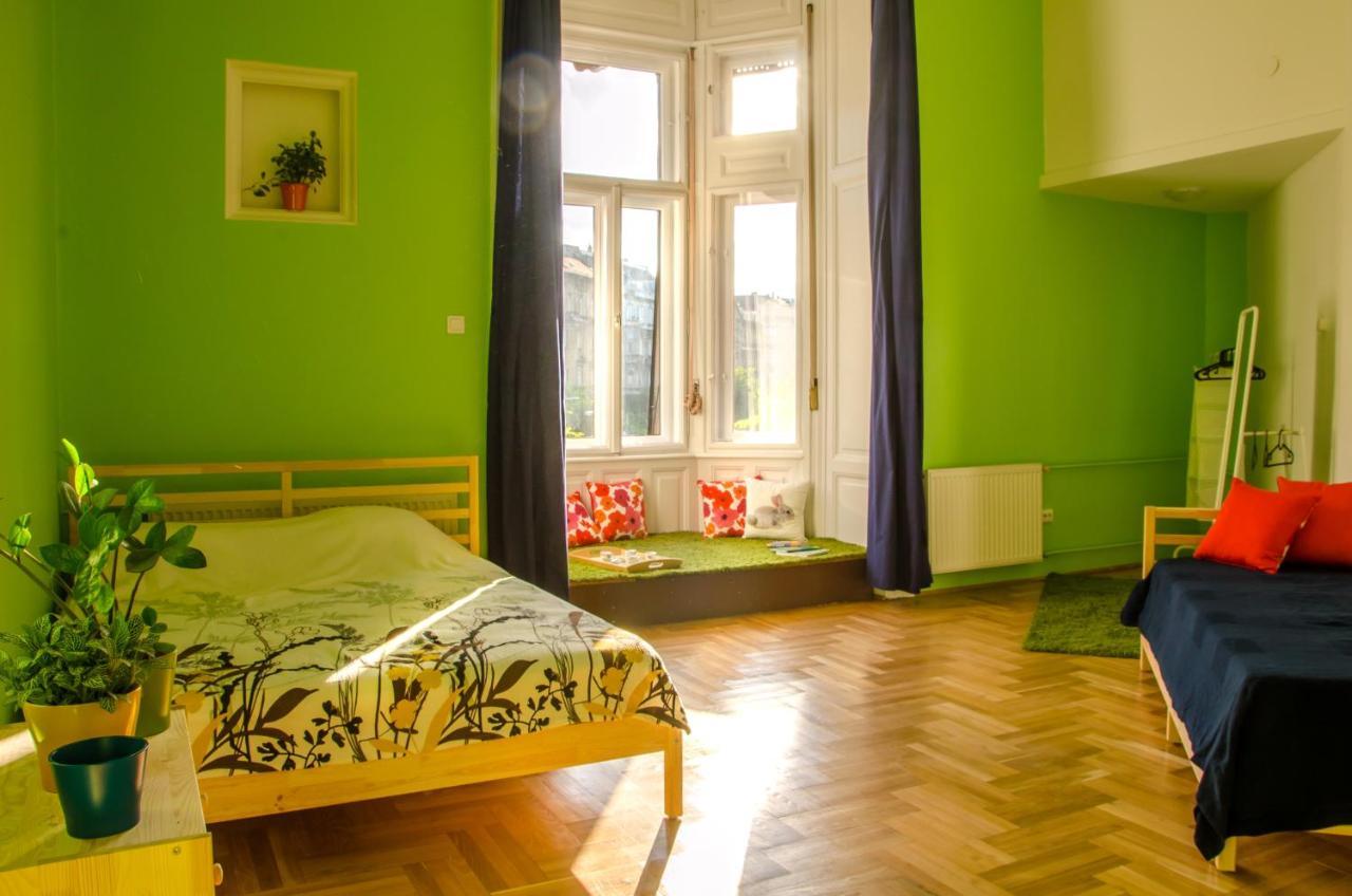 Hostel Vigszinhaz *