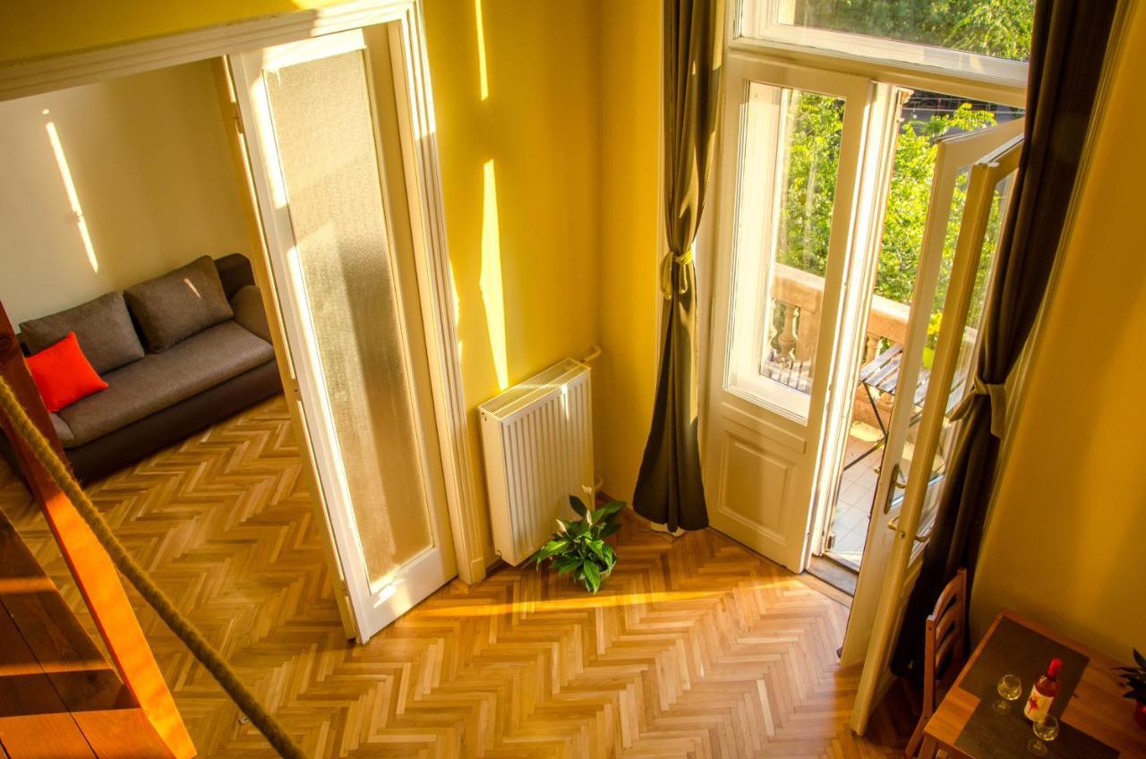 Vigszinhaz Hostel