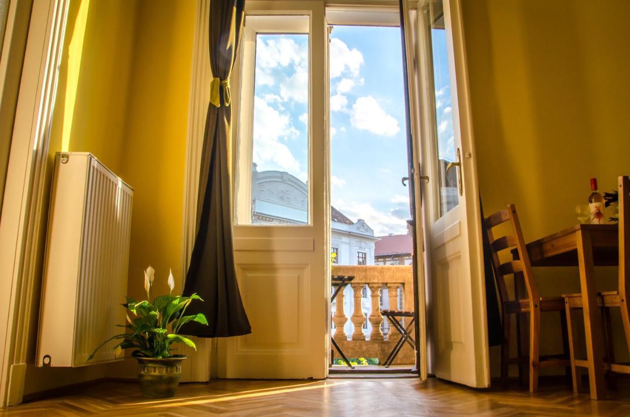 Hostel Vigszinhaz *