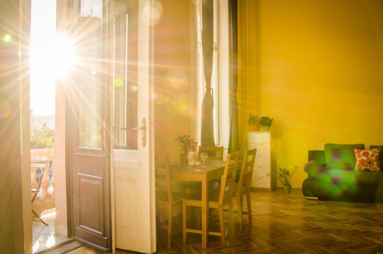 Hostel Vigszinhaz *